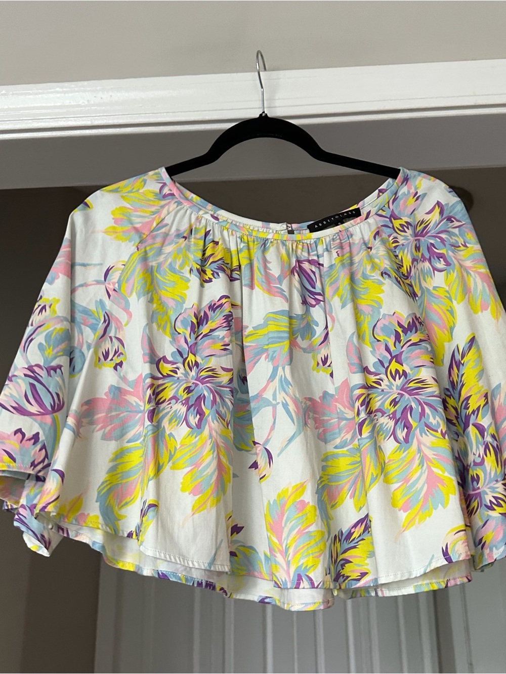 Abbey Glass Floral Off-Shoulder Crop Top in White with Pastel Print Flowy Sz S